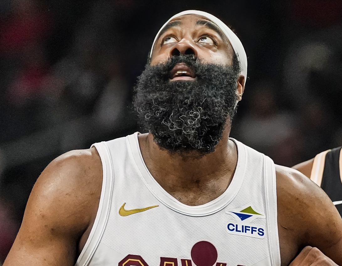 哈登：米球王，你得帮我管管骑士主帅阿特金森了，他这到处吹我，我压力好大的哦。米