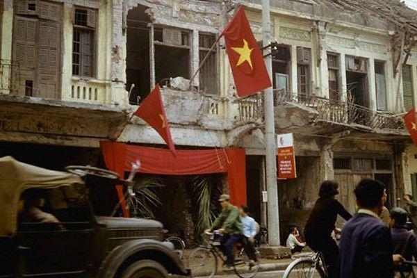 走，上班去！（1973年越南河内）