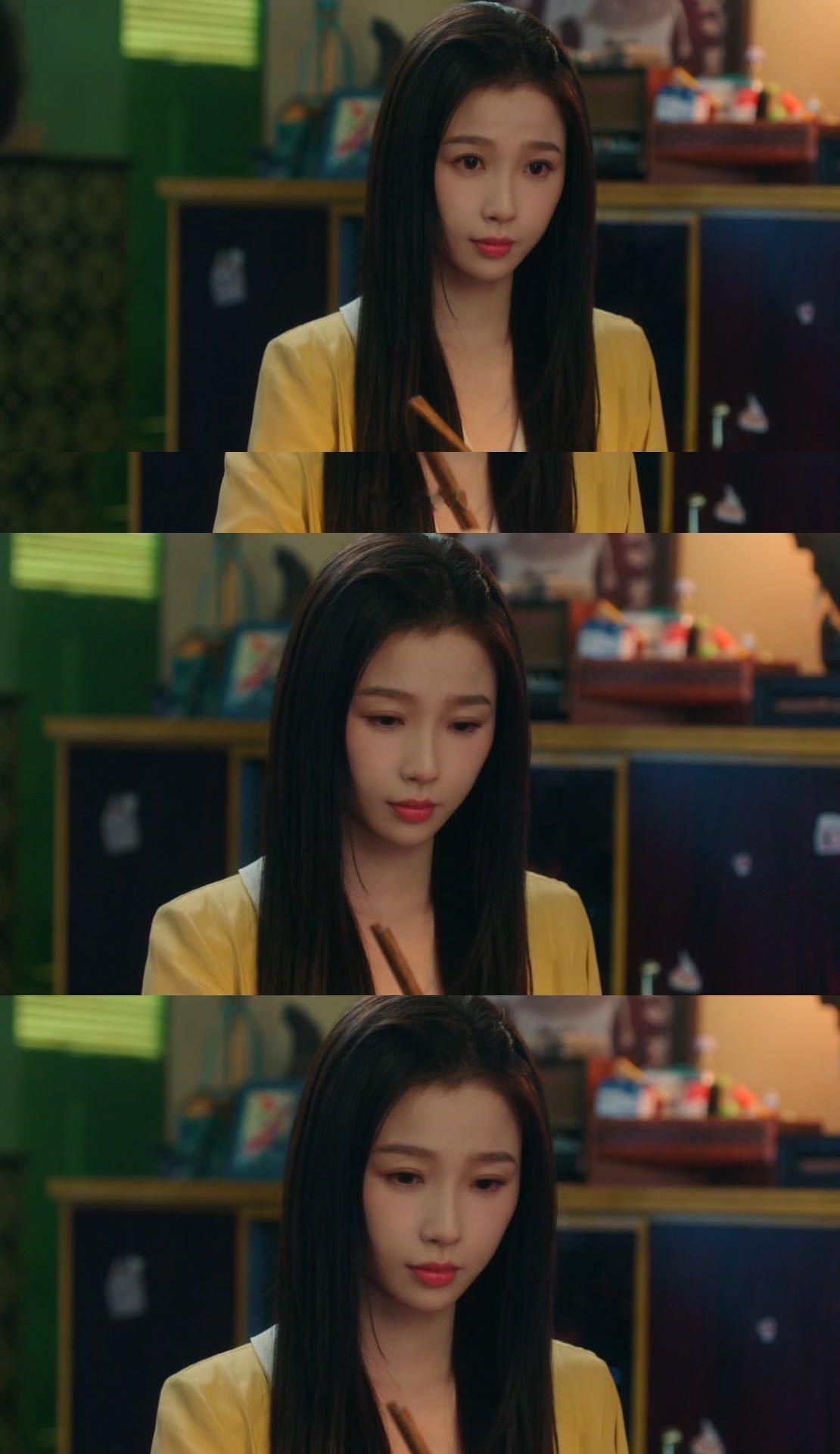 姜暮心里一热又一冷 《双轨》姜暮刚回到曼市这段给我看难受了🥹虽然陌生，但是看哥