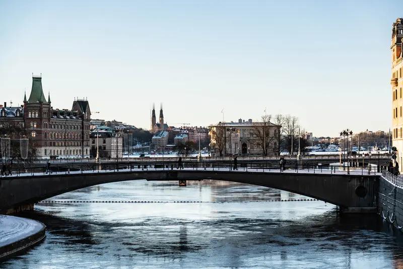 震惊!瑞典开放移民竟成强奸第一大国，16万难民涌入性犯罪激增！福利乐土真的成