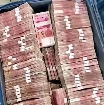啥是洗钱？给你举个最易懂的例子：你买彩票中了800万，国家扣20%的税，到手64