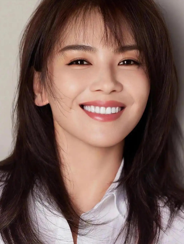 胡歌和刘涛争论就说刘涛这反应太接地气了在生活里，谁会把擦过屁股的废纸（屎）带走