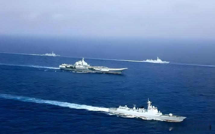 令人振奋，我航母编队再穿宫古海峡赴西太平洋！据报道，我海军辽宁号航母编队近