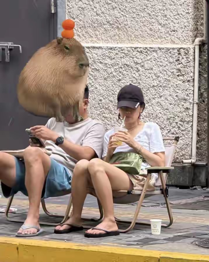 50岁马伊琍被曝有新恋情，和神秘男约会被拍，两人坐姿过于亲密！​​​