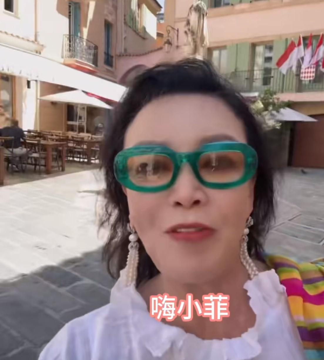 张兰刚刚发视频！重游了当年汪小菲上高中的地方！并且喊话跟孙女孙子约定，一定要来