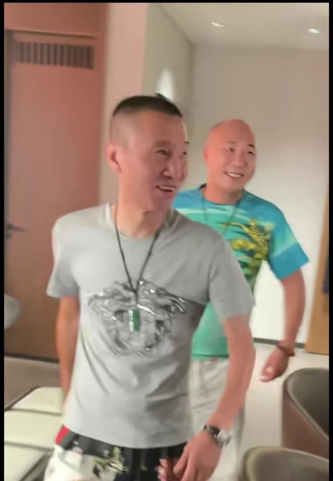 王继杰（继哥），张五哥，余老板（元奇）在成都应该是天花板的存在吧，以前是，现在依