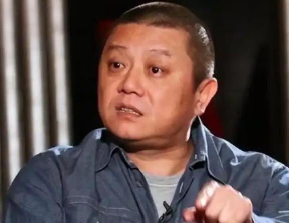 突然发现统一台湾省的建议，王朔的思路太妙了！他曾说，统一台湾不需要打仗，先宣布台