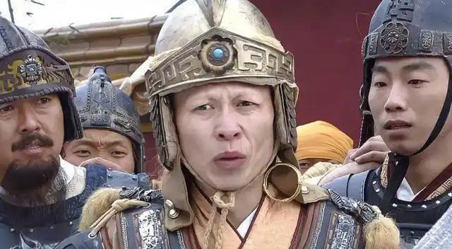朱元璋创业时最大的敌人陈友谅，在鄱阳湖之战中为了减小目标跳上一条小船，结果却被一