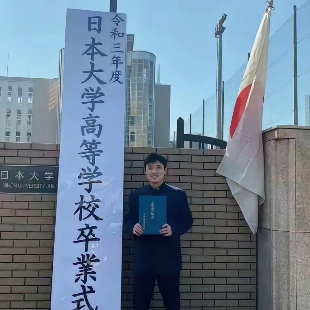 张本智和的神态，已经看不到半点中国人的影子了。但是他们一家虽然有了日本国籍，未必