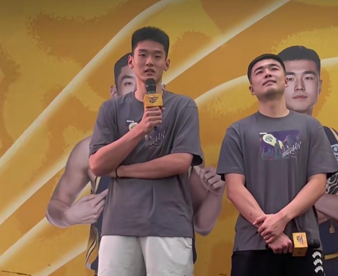 蓄势待发！王洪泽满怀期待，憧憬新赛季CBA赛场广东宏远青训新星王洪泽，对即
