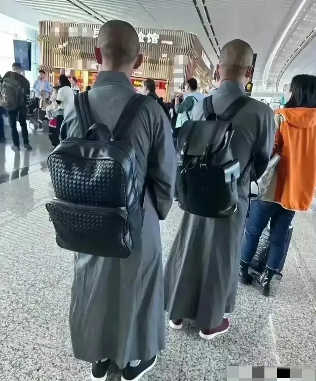 这些禅师的包包，估计很多人都背不起