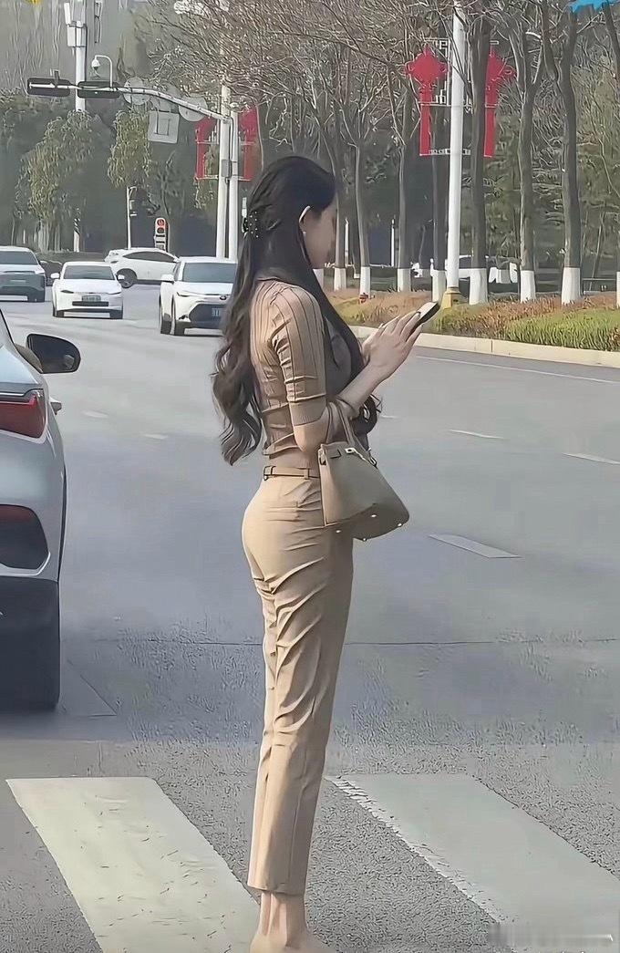 就这身材，脸蛋已经不重要了吧