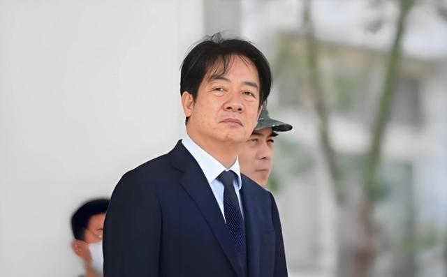 赖清德表示，大陆称“中华人民共和国台湾省”，把台湾说成是中国一部分，这样“吞并”