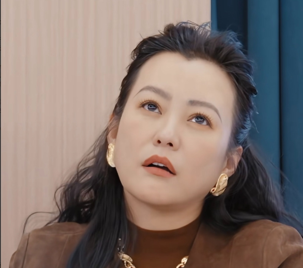 郝蕾说过一句话，我印象特别深。她说：“其实很多剧情，不需要那么多吻戏床戏什么