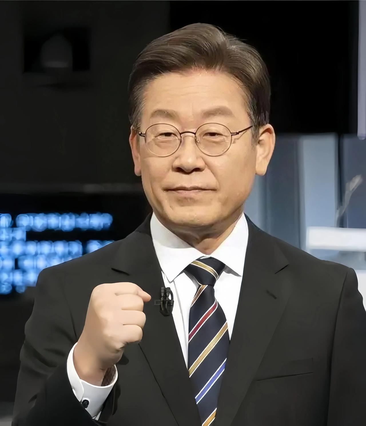 李在明，韩国经济处于“战时状态”。4月2日，韩国总统李在明在国会发表施政演说