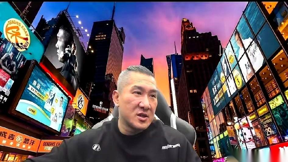 笑死，一堆人追着骂，说馆长五万包旺旺都没卖完。我跟你说个内幕吧。他压根就没五