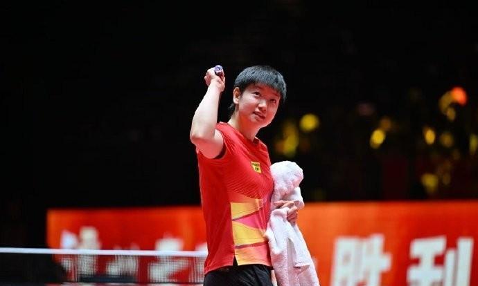 孙颖莎、王曼昱走进清华：体育与知识的“梦幻联动”在体育的世界里，孙颖莎和王曼昱