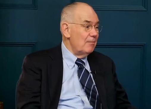 特朗普居然觉得中国离不开美国，没有美国市场，中国会立刻崩溃。特朗普总爱放话，