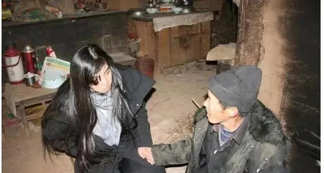 1998年，浙江一名5岁女孩被父母寄养到陕西商洛沙河子镇。孩子名叫朱雨婷，寄养她