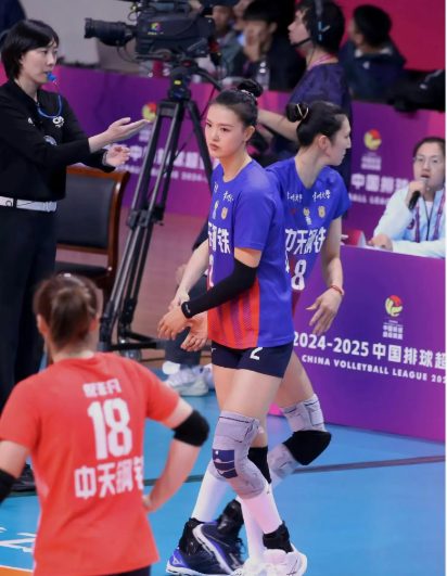 江苏女排打包国家队，是中国女排世锦赛失利的最主要原因。都知道江苏女排有8名队
