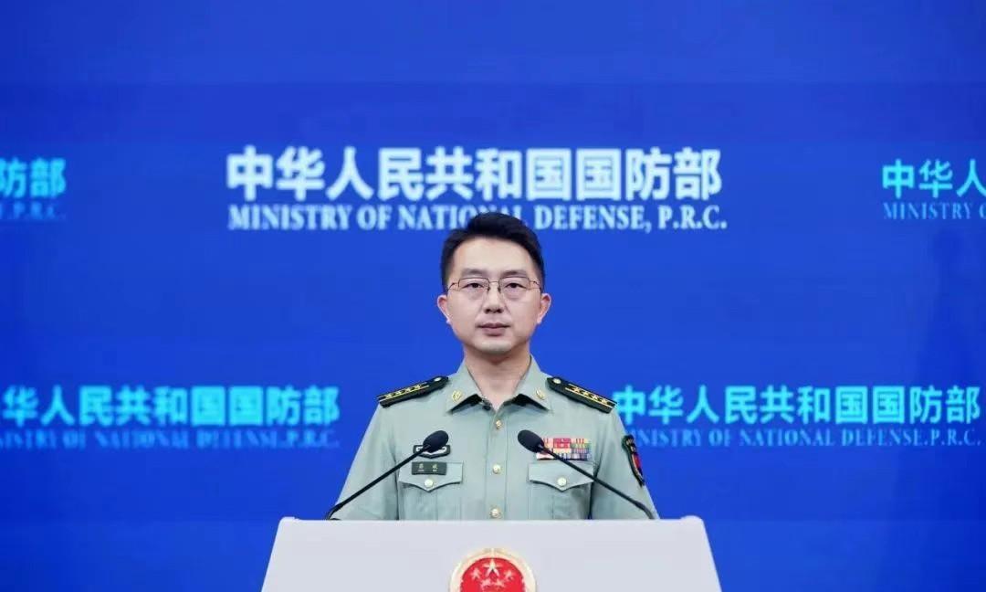 菲律宾防长要求中国弃核，国防部4个字评价14日，国防部发言人蒋斌大校回应了菲律