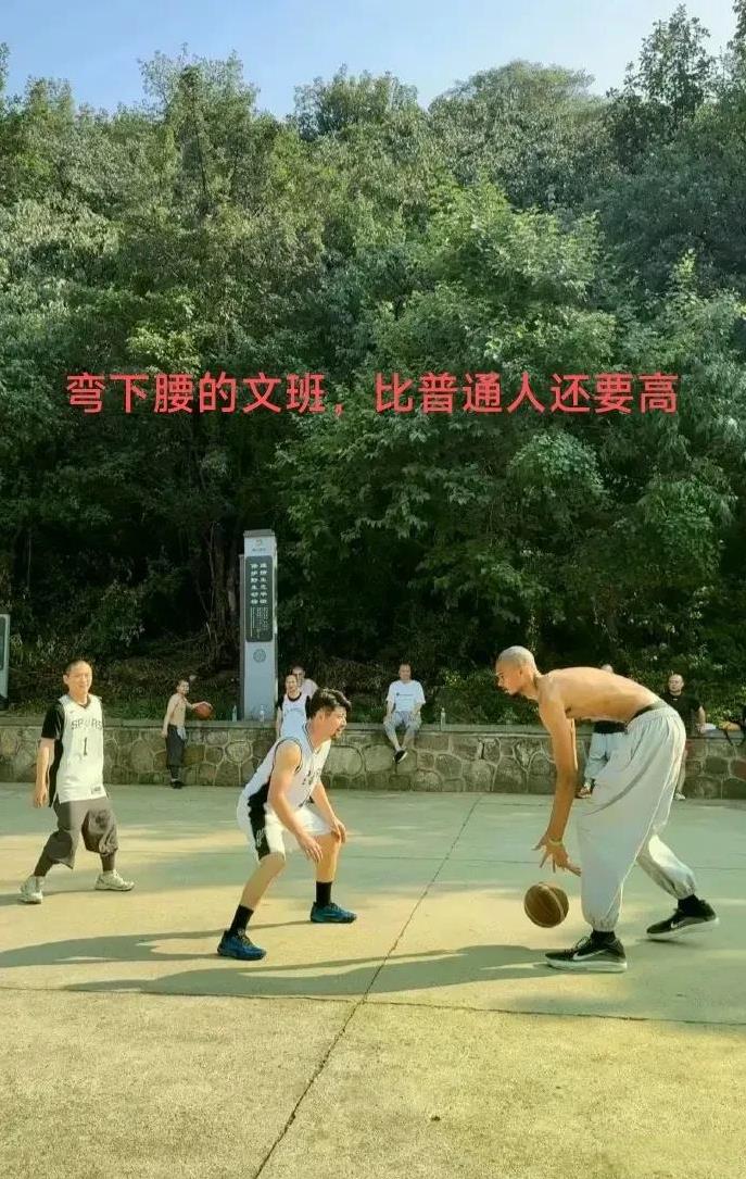 文斑亚马修行结束了！圣安东尼奥又将迎来自己的“石佛”。文斑亚马在少林寺修行10
