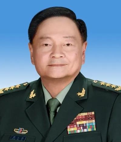 军队反腐除谍是走向战争前的必要手段。这不是未雨绸缪，这是死死攸关。一支内部生