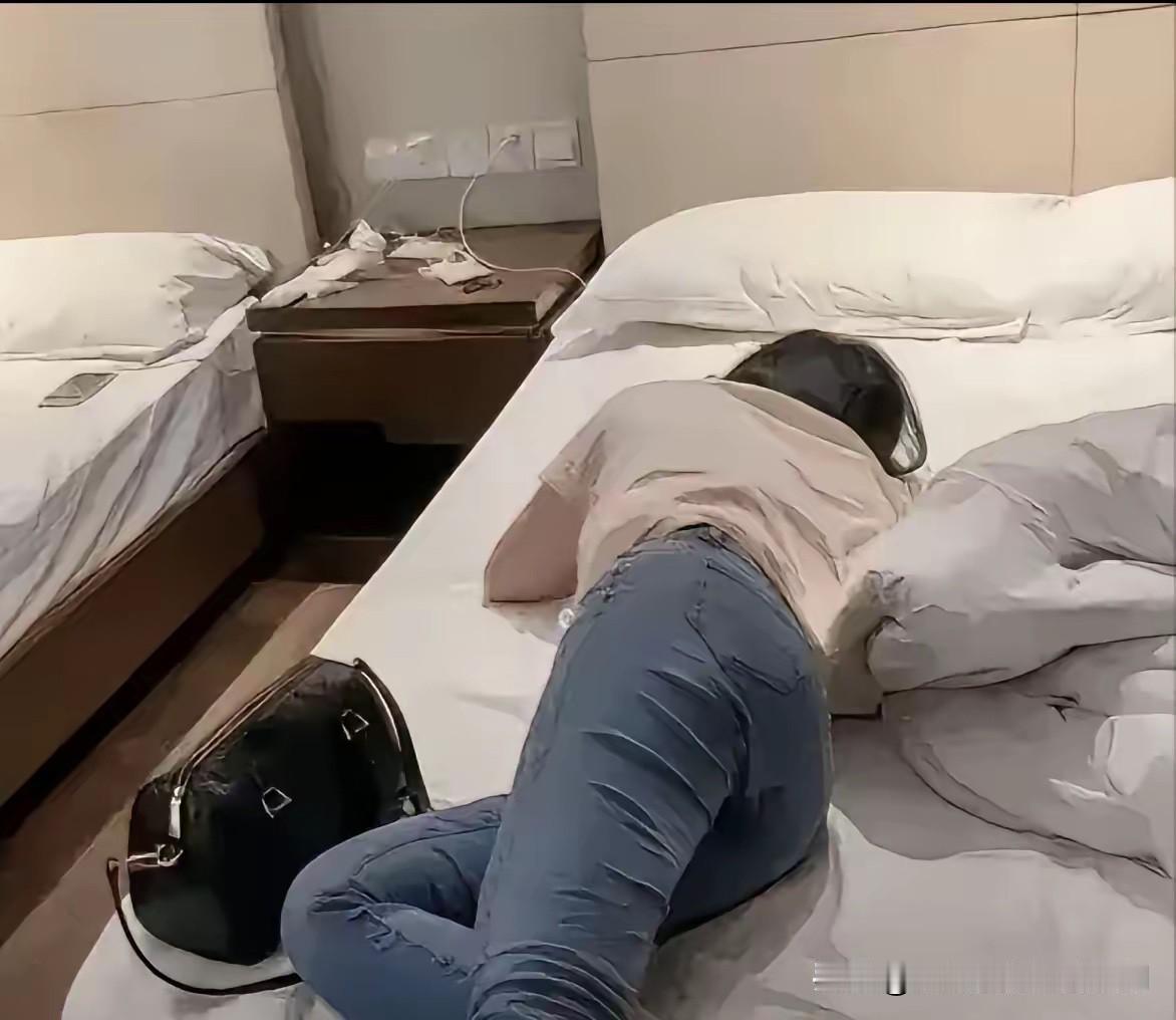 怎么下得去手？贵州贵阳，52岁男主管带着比自己小25岁的女下属和另一同事出差，期