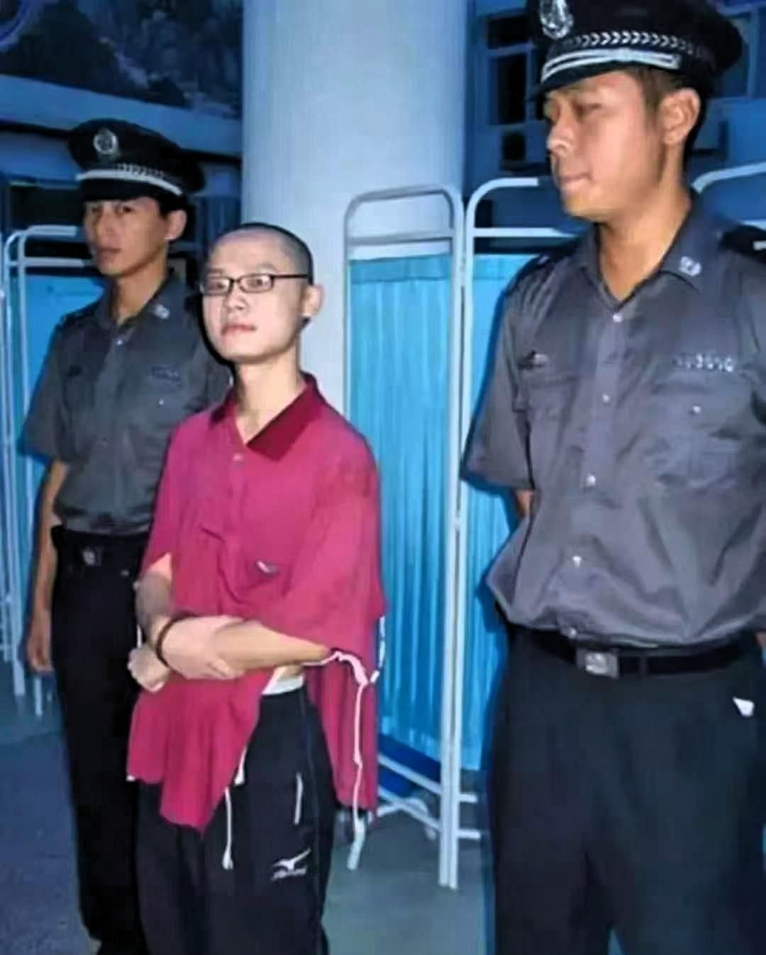 这个“学霸”，强奸并杀害了对自己恩重如山的女老师。25岁的陆灿昱是一名英