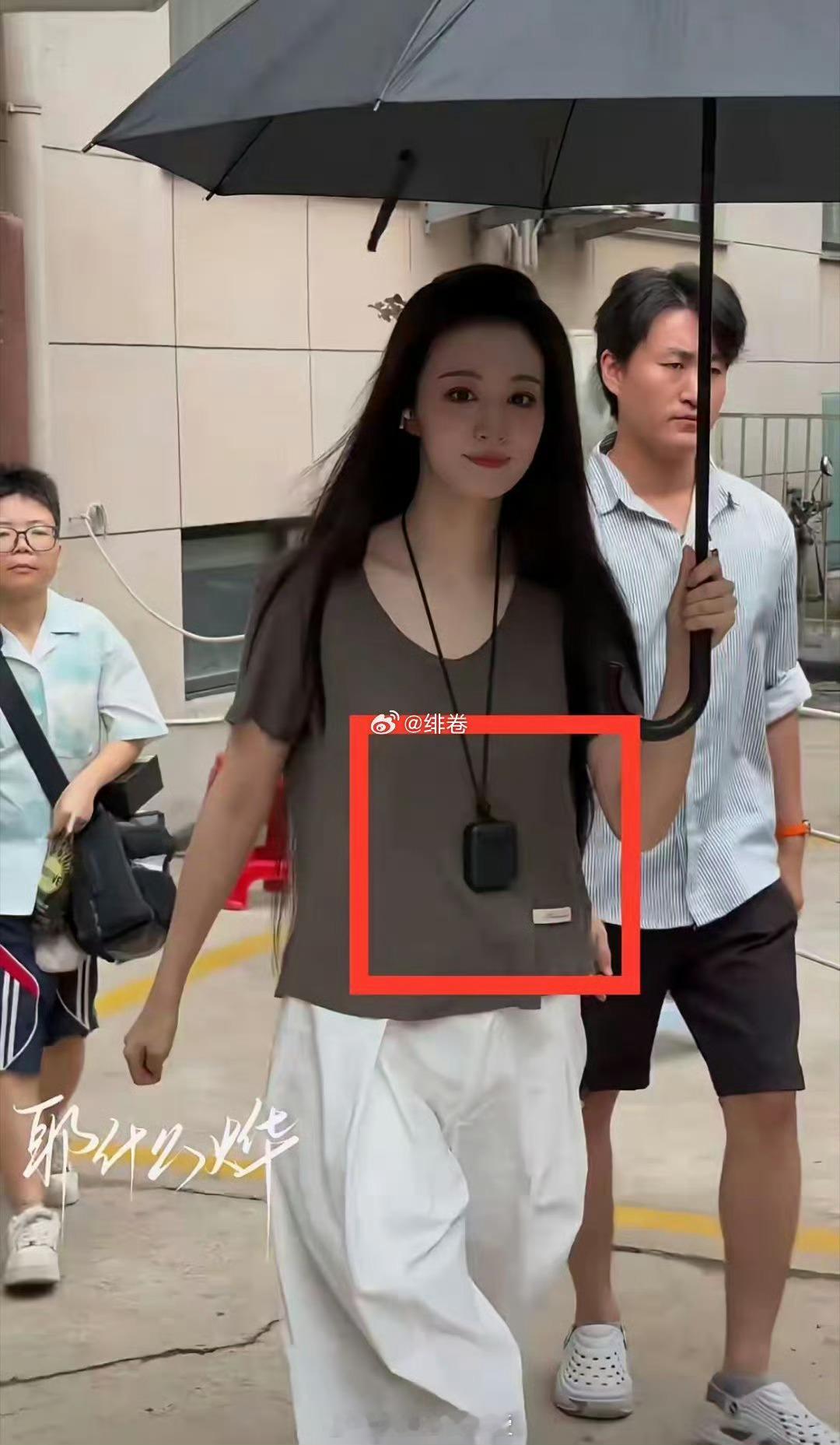 天呐，浮生剧组抽烟这么严重吗？逼得王楚然都带了随身二手烟净化器