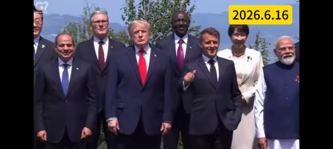 曲终人散，G7草草收场。临终拍照，莫迪挤来挤去也没有占到c位。当然他也不能