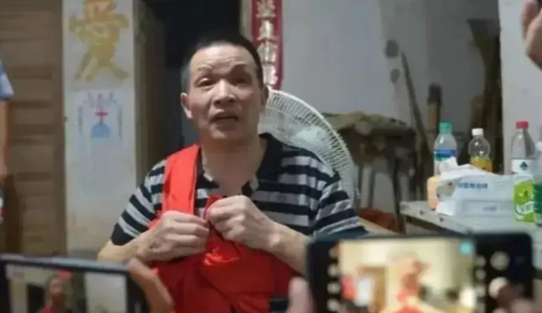 四个孩子在一起玩，那两个孩子死了，张玉环儿子应该也知道孩子是怎么死的，他的两个孩