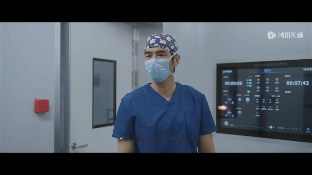 ￼林逸这两三年来你始终没有变，还是那样子脾性，但是你看到周筱风出现在手术室的时候