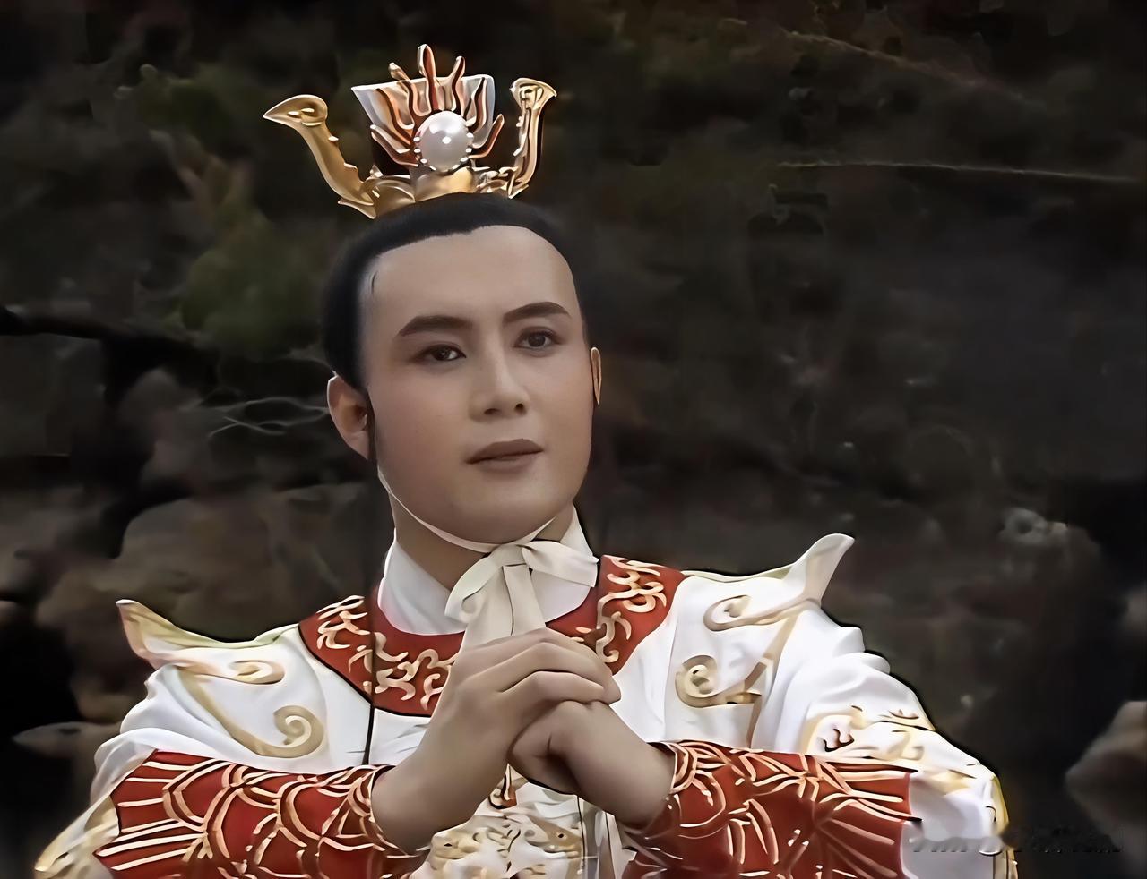 小白龙，他是西海龙王敖闰的第三子，全名玉龙三太子，他面如冠玉，目若朗星，唇红齿白