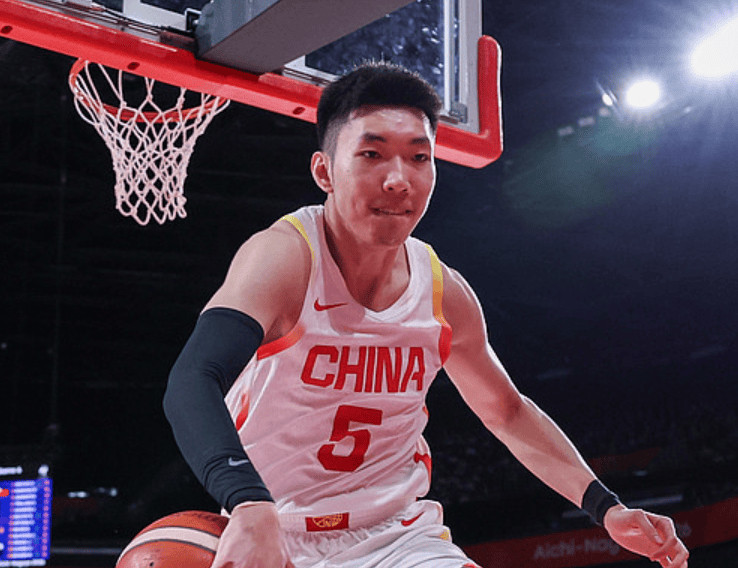 有件事情。我很想知道答案。那就是廖三宁CBA一般般，绝对算不上独一档。为啥到了国际赛场这么厉害？是C