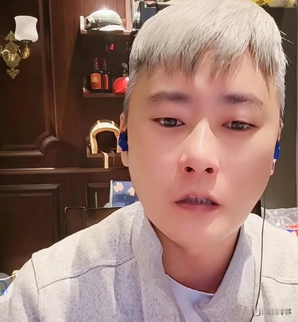 T佑为张浩投资300万做大舞台。T佑直奔成都办新公司业