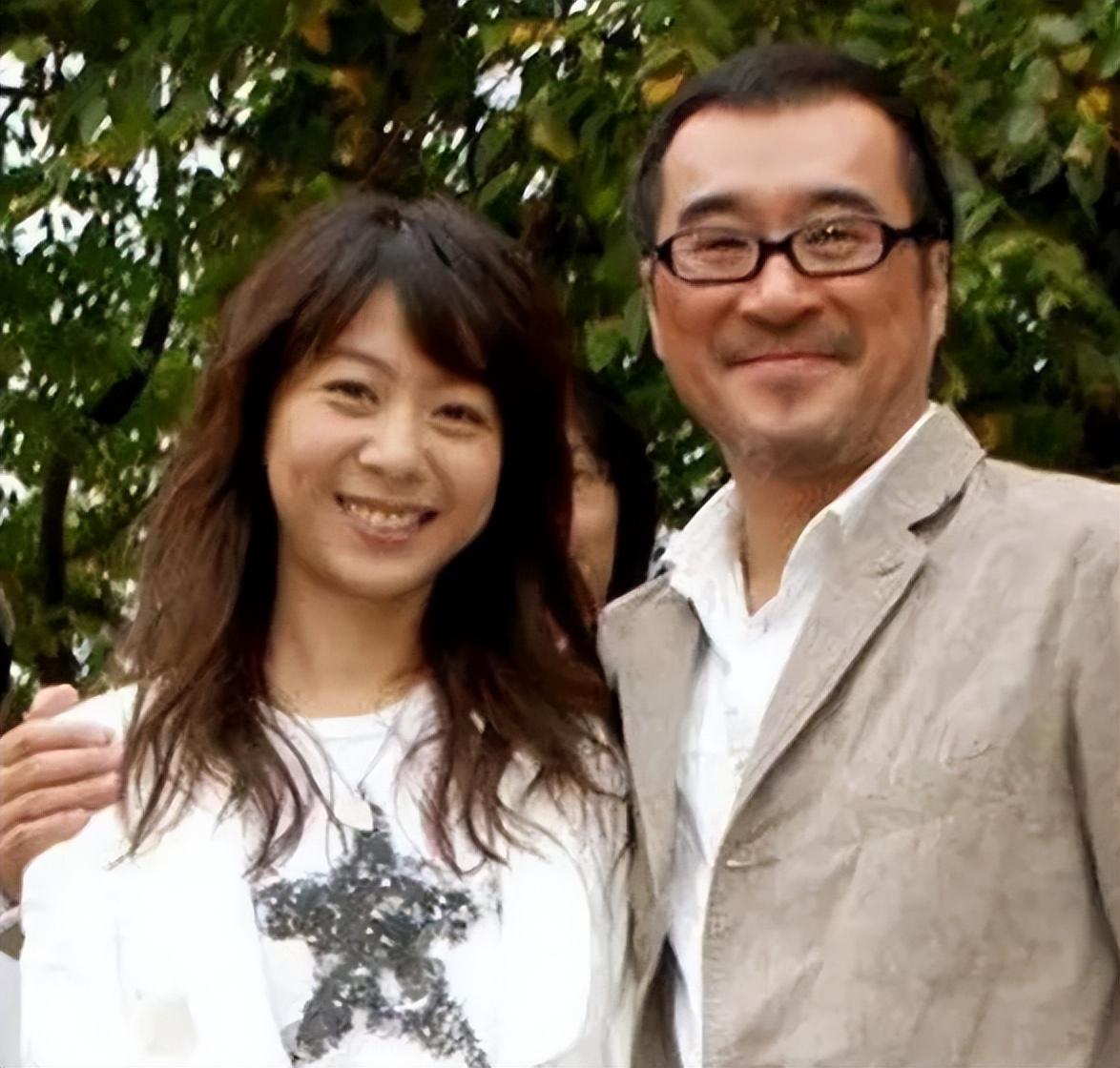 1994年，李宗盛婚内爱上林忆莲，两人为了寻求刺激就悄悄同居，结果没多久，林忆莲