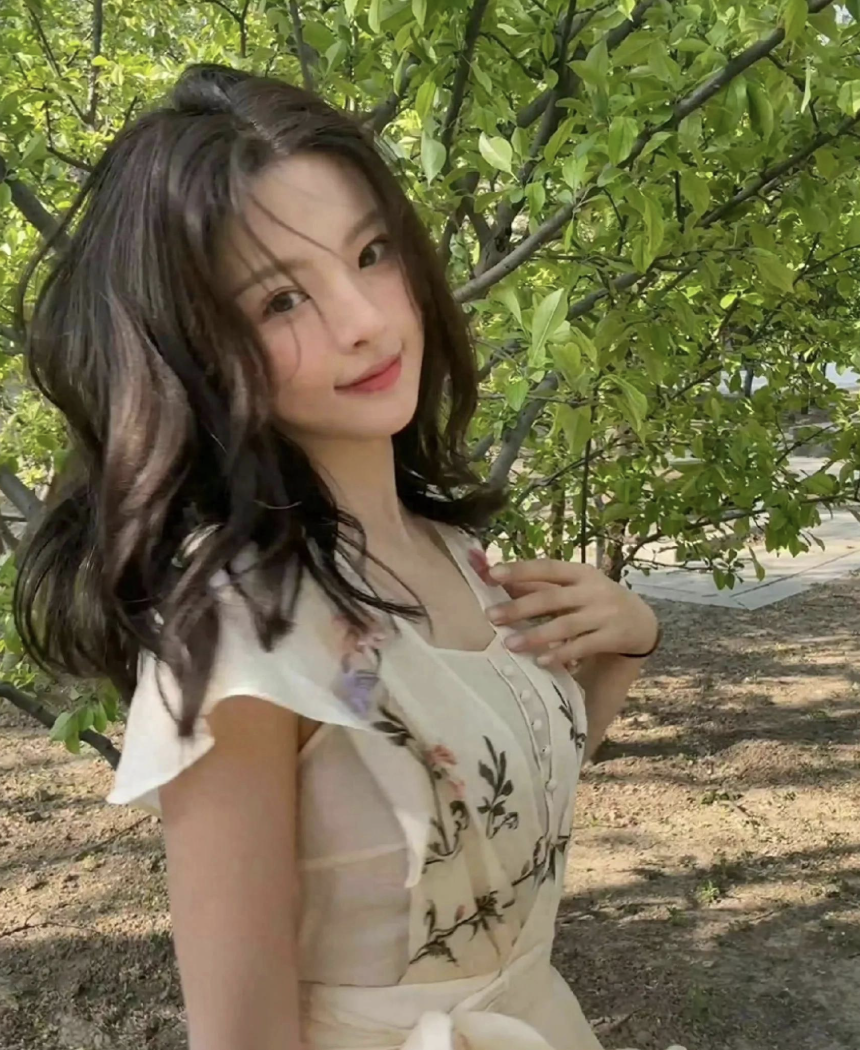 看杨超越，永远活力满分的元气少女