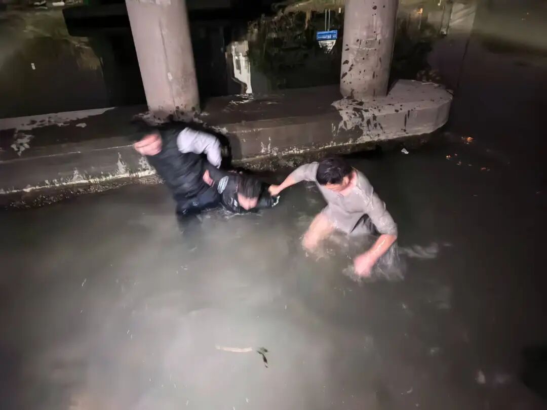 跳河也难逃! 松江警方破获一起入室盗窃案