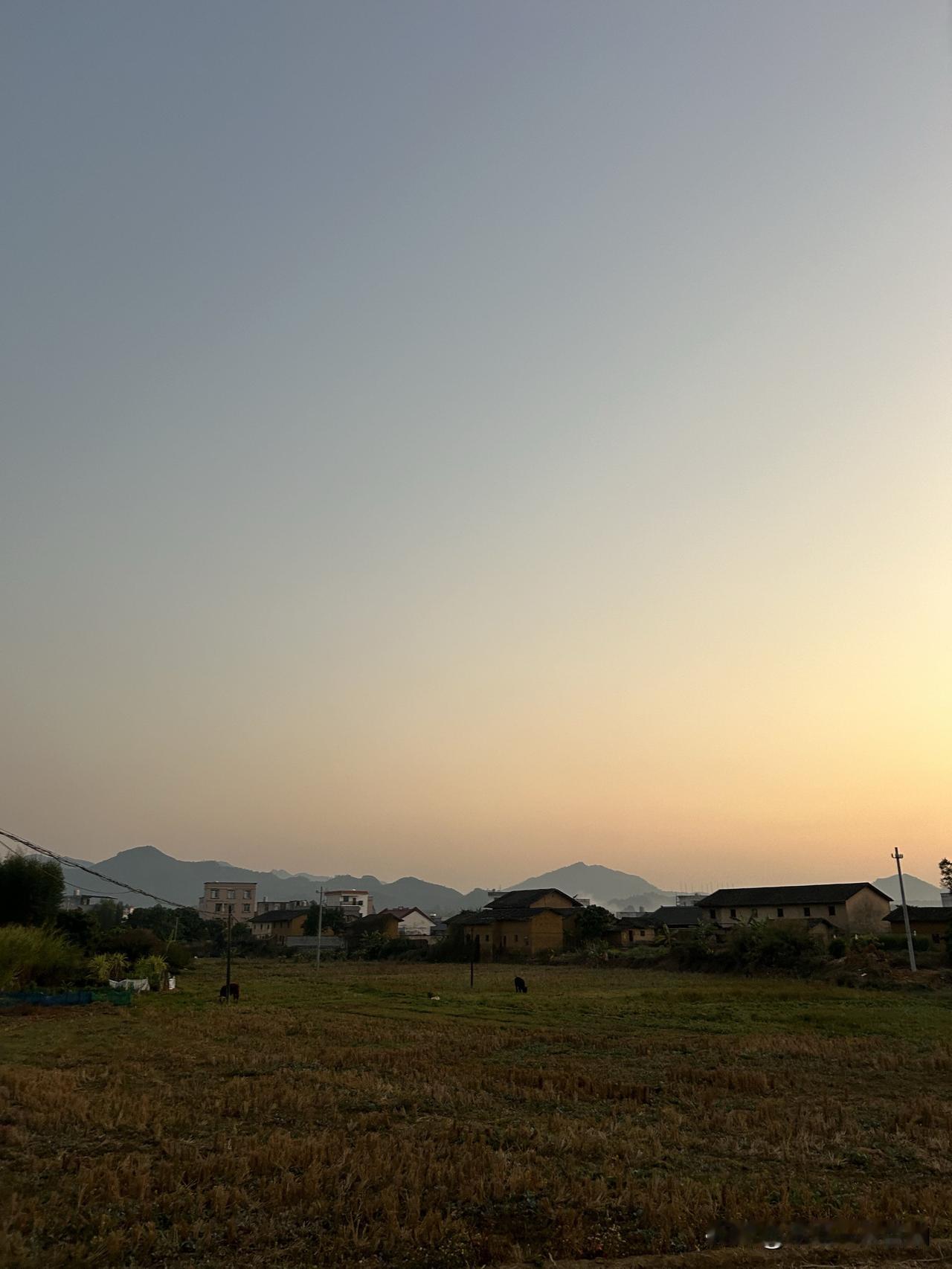 现在的状况就是，每年农村里面都有很多的年轻人出去外地打工，留下来都是一些老弱