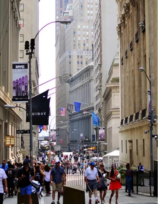 你以为美国三权分立是什么高大上的民主神话？大错特错！它的底层逻辑其实特别直白也特