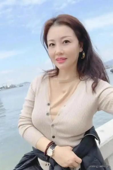 年薪80万，车房齐全，相亲被问“婚后能辞职照顾老人吗”。你让她嫁什么？嫁回20