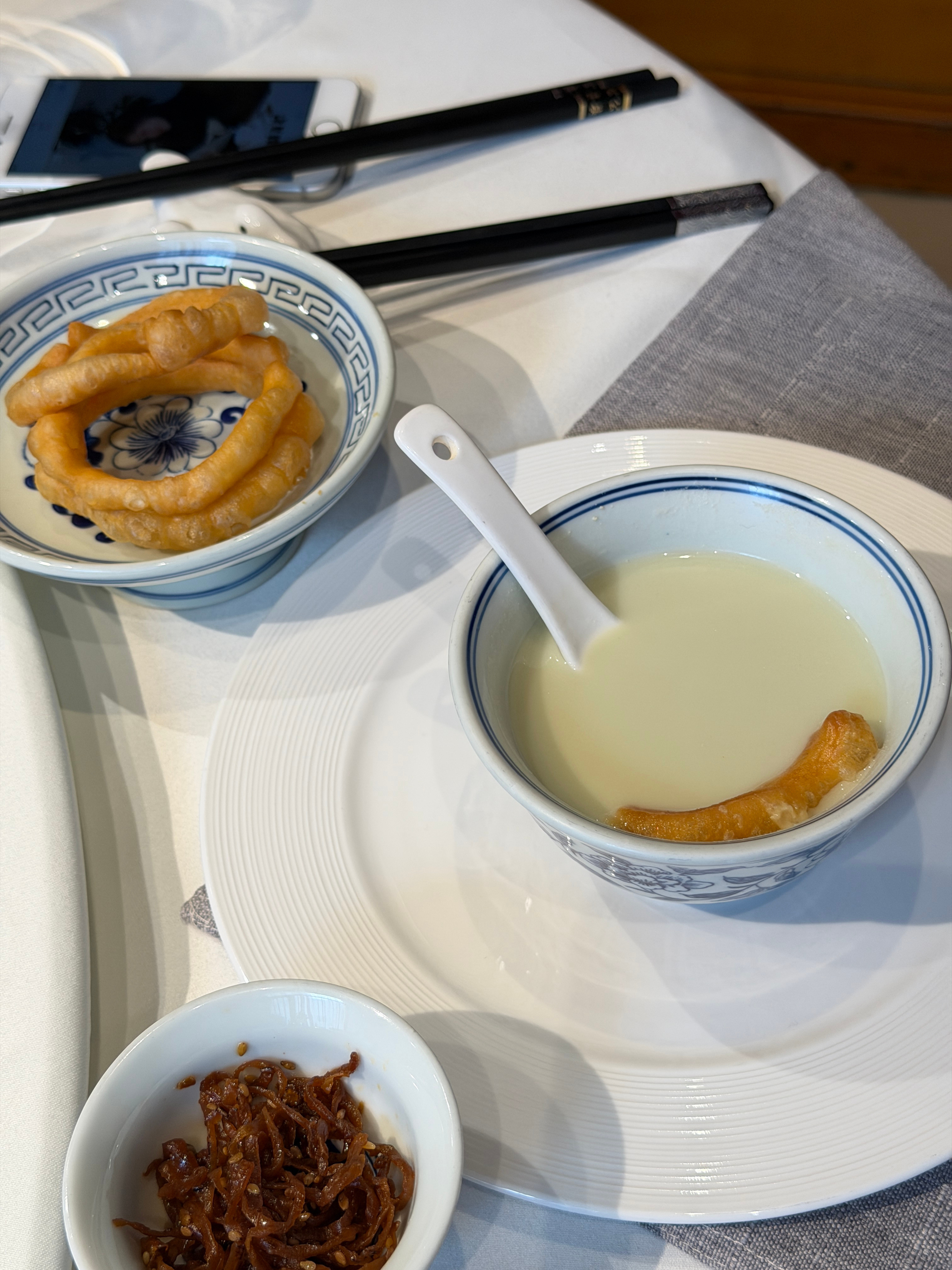 能面不改色喝老北京豆汁的人做什么都会成功的