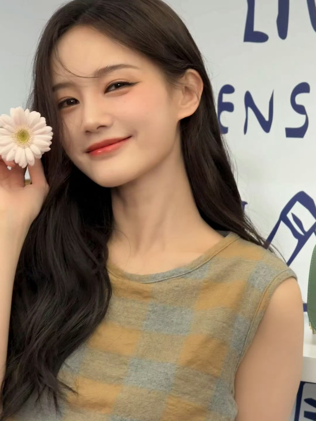 最近好喜欢李一桐，本来以为是个妹妹，结果发现是个姐姐，更爱了……姐姐也