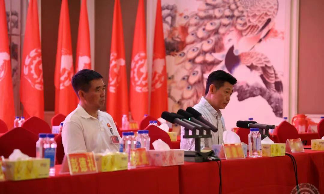 果敢同盟军继续发展和经济大会，彭德仁司令由于年纪比较大，主持开会了一天，就不再出