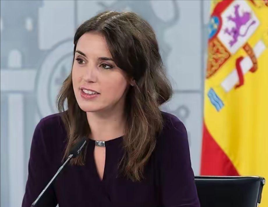 西班牙女议员伊蕾娜·蒙特罗说：“没有任何一个中东国家的女性是靠美国入侵获得自由解