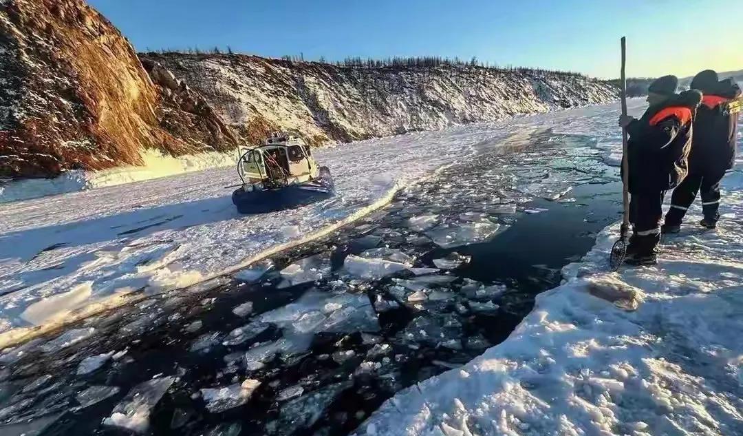 后怕，刚看到贝加尔湖游客遇难的消息，顿时手里的热茶突然不香了。那位江苏游客争