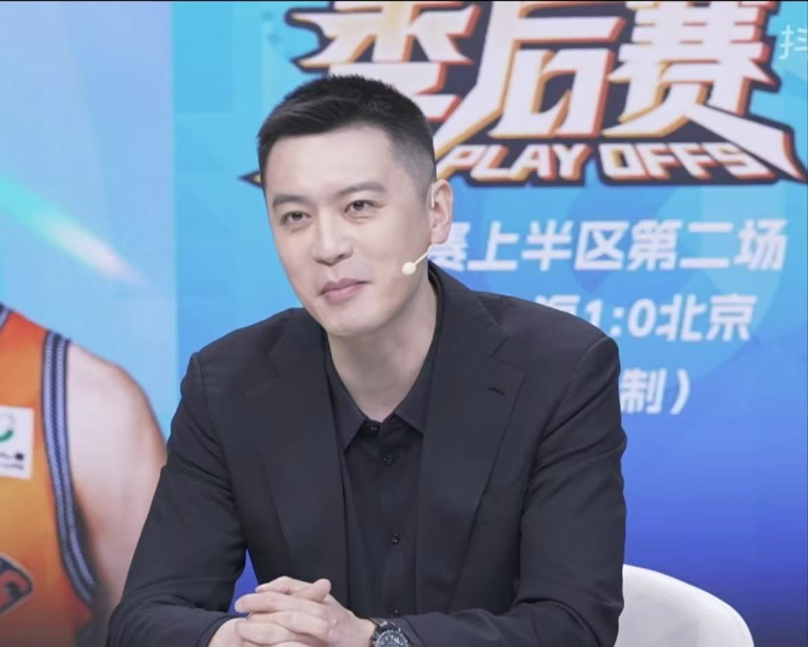 中国男篮圈内身价资产榜上有名的十大人物：1、姚明，总资产三十亿左右。不单单是