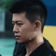 挣脱桎梏踏新途，任嘉伦以实力解锁多元赛道当迷雾剧场官宣《深渊无间》杀青，任