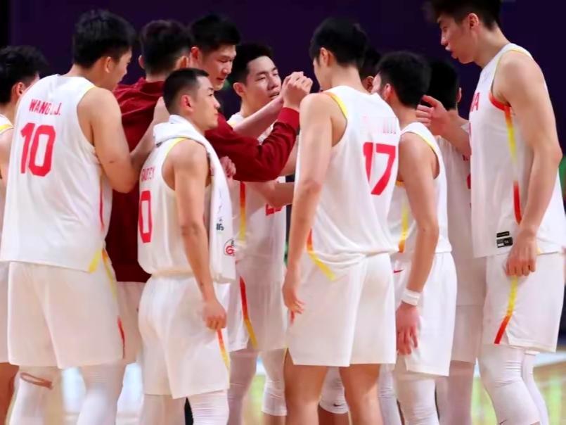 日本男篮来势汹汹，但中国男篮赢面依然更大！日本男篮这几天开始集训，在集训通告